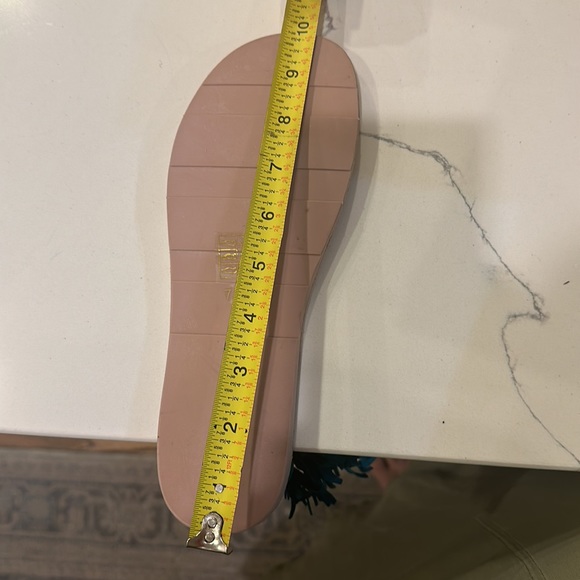 Jeffrey Campbell
Color:Aquamarine Suede
Borla Sandal in Blue Suede - Picture 12 of 12